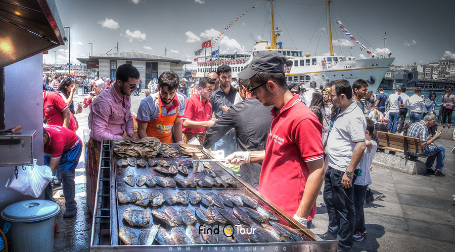 ساندویچ ماهی در کشور ترکیه