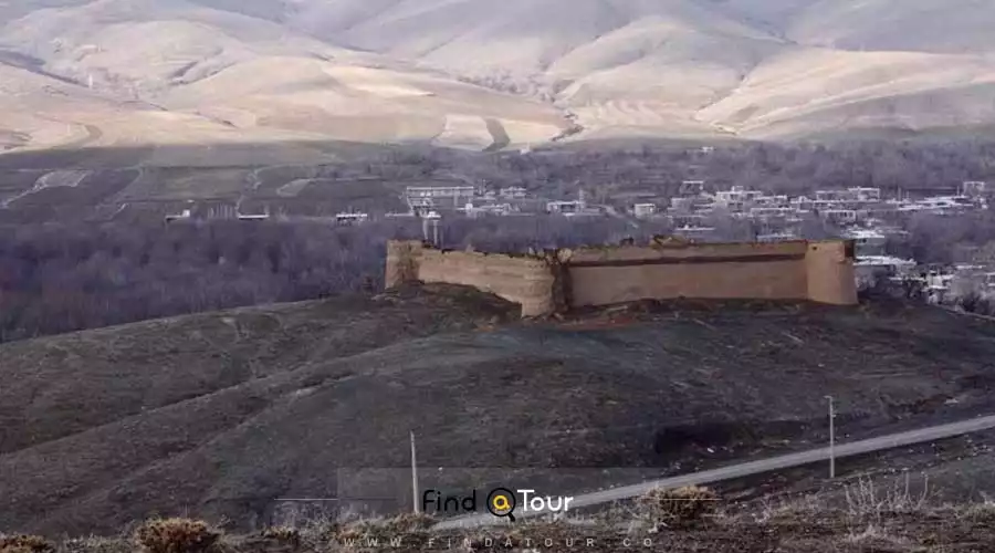 روستای اشتران در 22 کیلومتری تویسرکان روستای اشتران در 22 کیلومتری تویسرکان