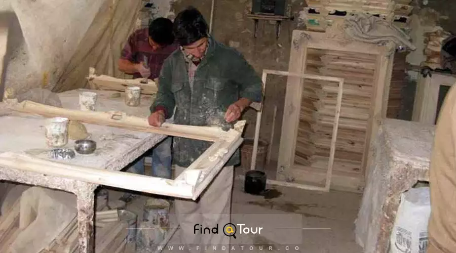 صنعت چوبی بری در روستای کاج همدان
