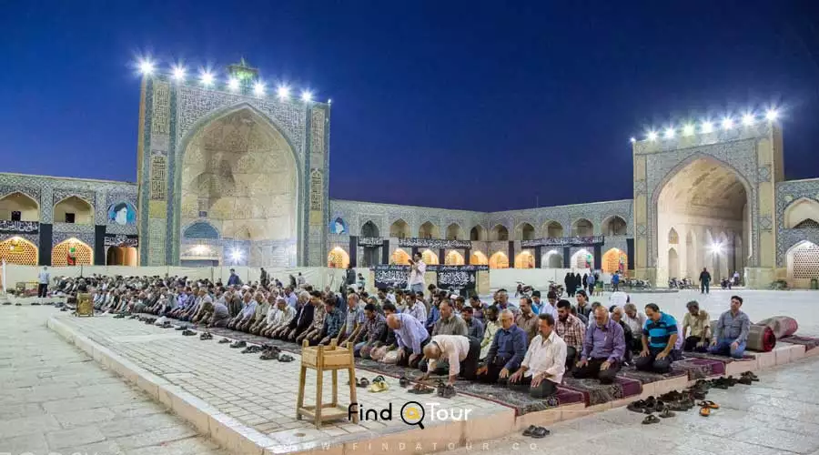 نماز جماعت در مسجد جامع یزد 