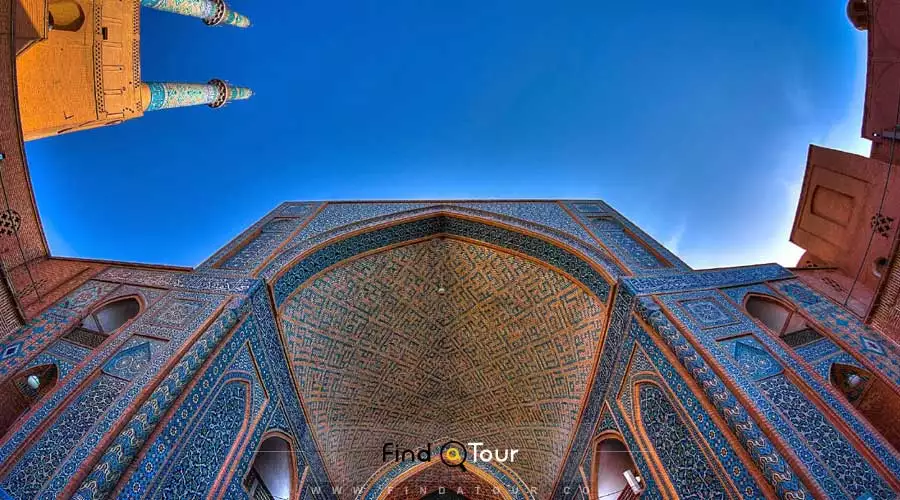 محوطه داخلی مسجد جامع یزد 