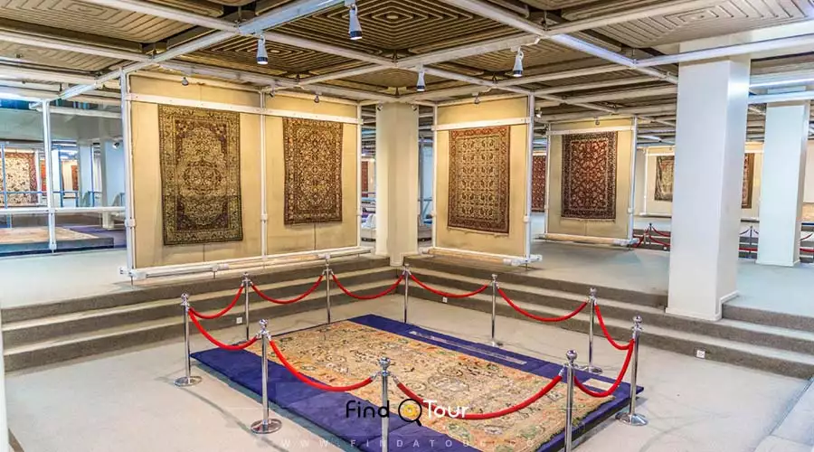 عکس فضای داخلی موزه فرش ایران