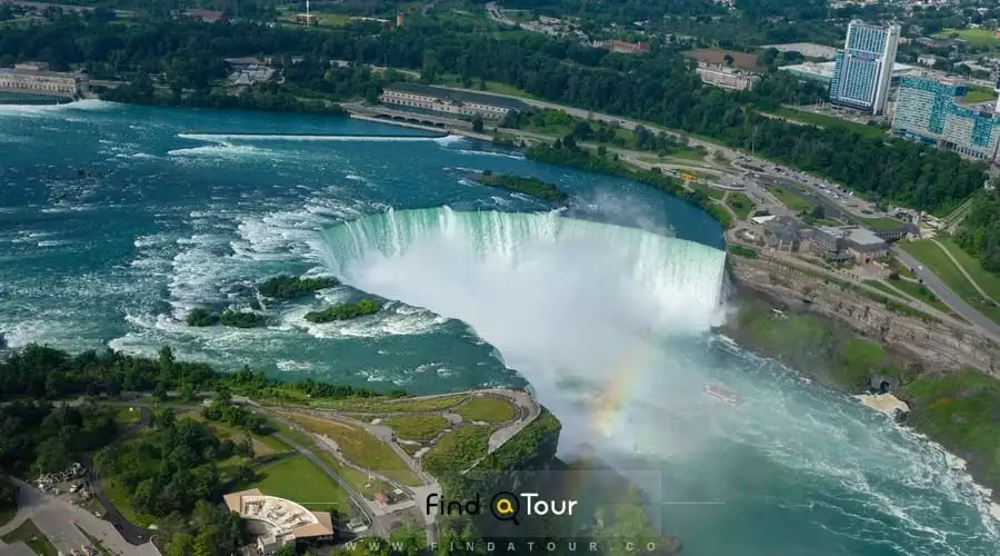 عکس هوایی از آبشار نیاگارای تورنتو و مجموعه توریستی اطراف آن