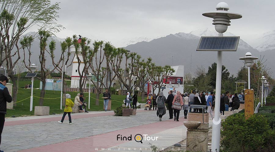مسیر پیاده روی در پارک آب و آتش تهران