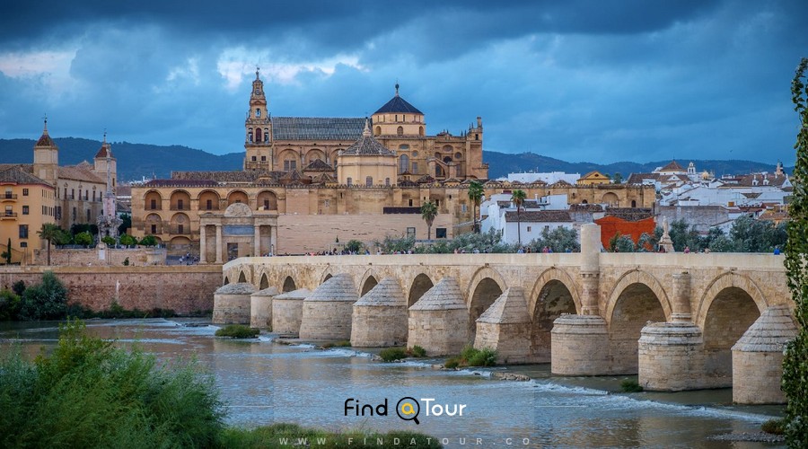  مسجد و کلیسای جامع قرطبه در اسپانیا