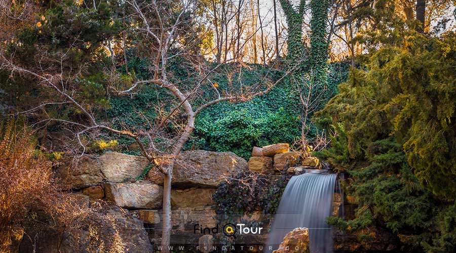 آبشار سنگی قسمت پیاده روی باغ گیاهشناسی ملی ایران