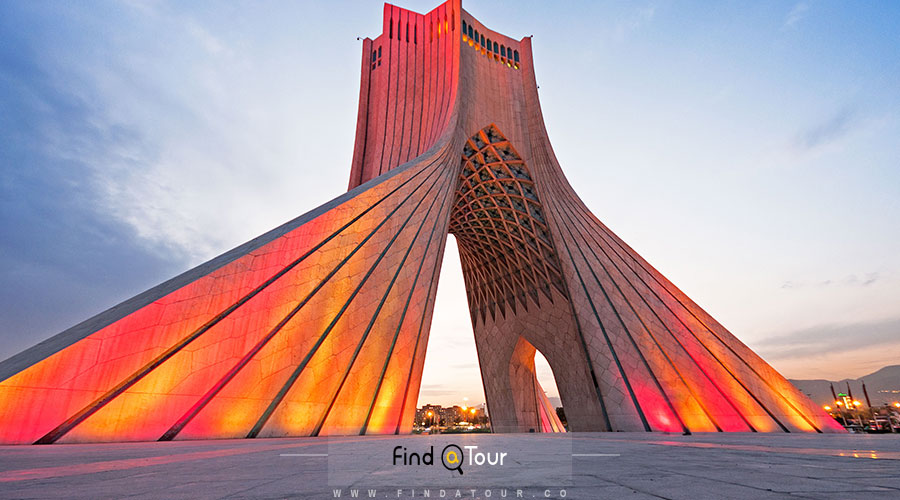 چرا برج آزادی در غرب تهران ساخته شد؟