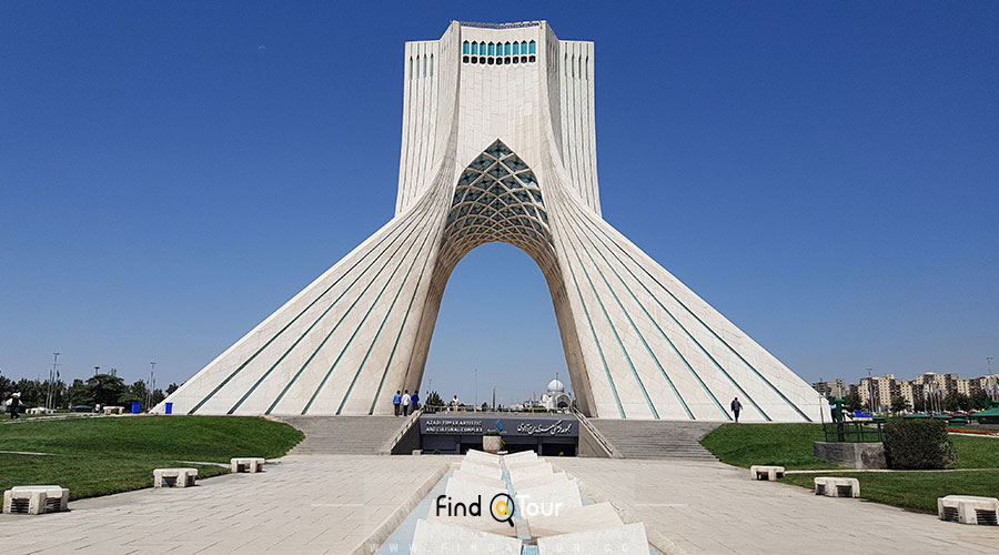 داخل برج آزادی تهران