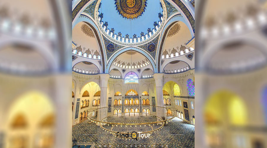 فضای داخلی مسجد جدید استانبول