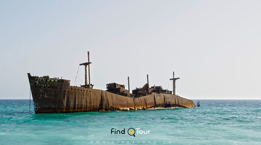 کشتی یونانی از نمای نزدیک در تور کیش