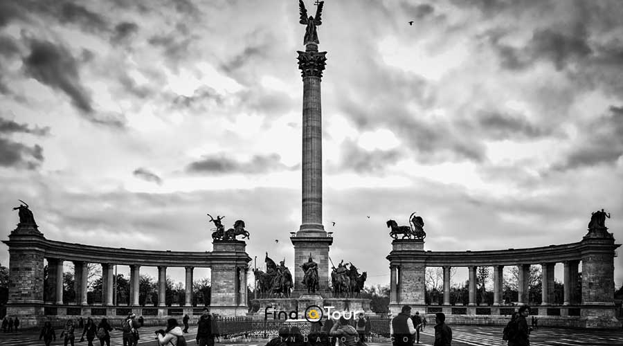 تاریخچه میدان قهرمانان بوداپست