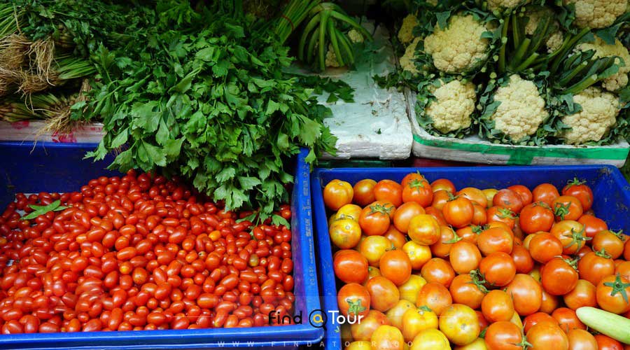 سبزی های تازه شمال در بازار رشت گیلان