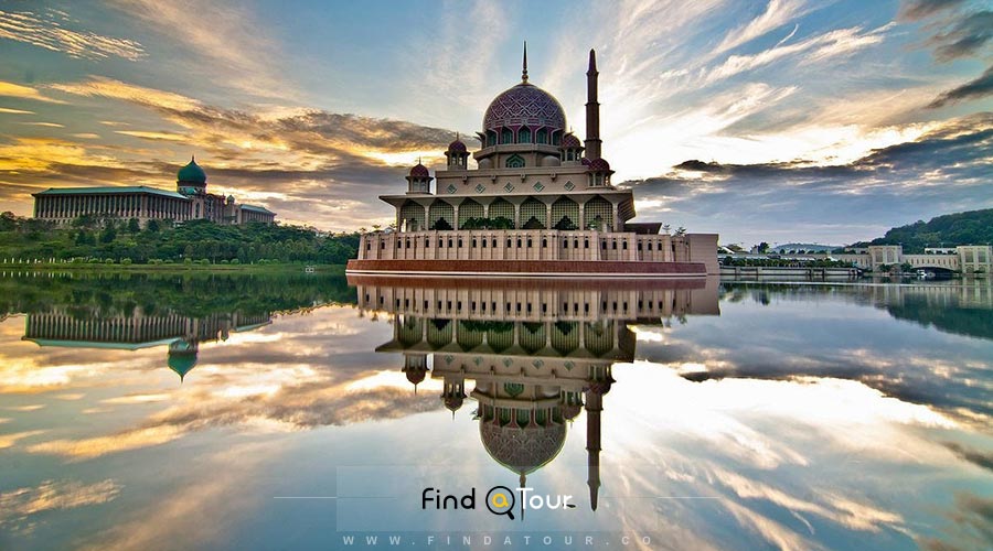 مسجد صورتی پوترا در مالزی