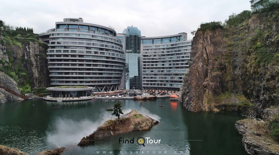 هتل فوق لوکس شانگهای که بین صخره ها ساخته شده