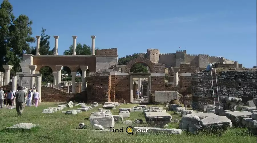 قلعه قدیمی سنت جان باسیلیکا کوش آداسی ترکیه