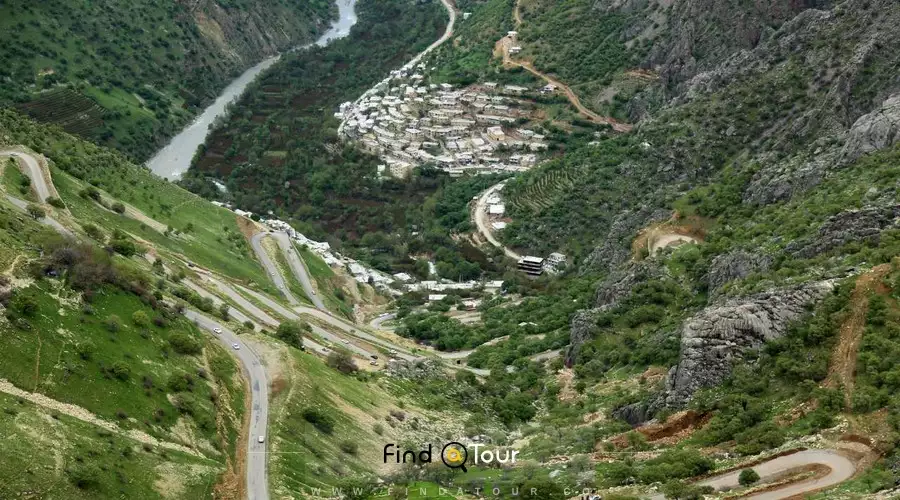 عکس از کل روستای بلبر کردستان در اورامان