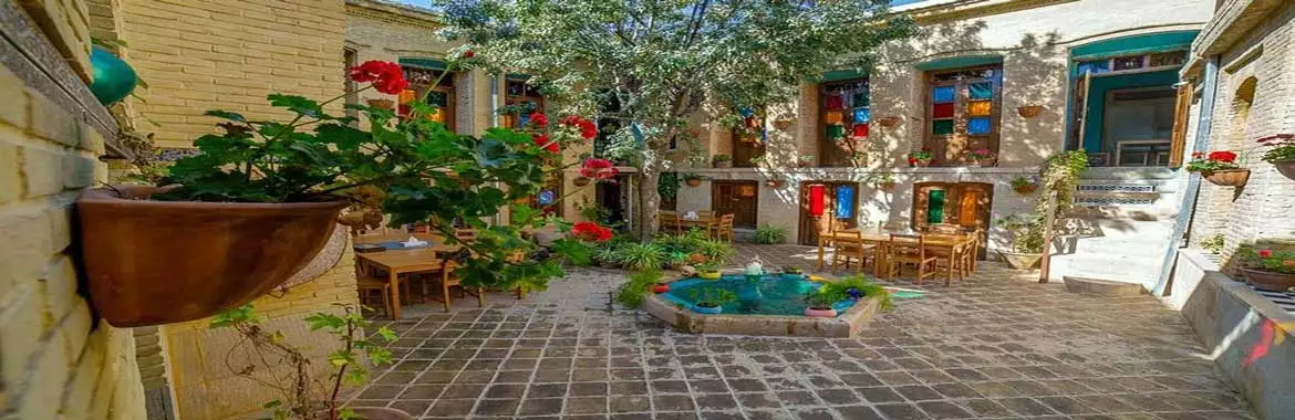 تجربه اقامت اصیل ایرانی در هتل های سنتی شیراز