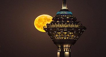 برج میلاد در تهران و مالزی