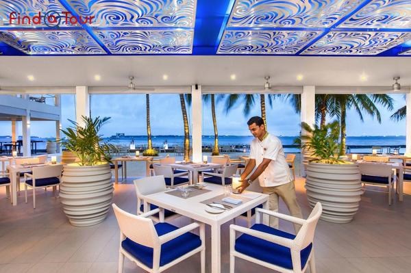 رستوران هتل کورومبا آیلند ریزورت مالدیو