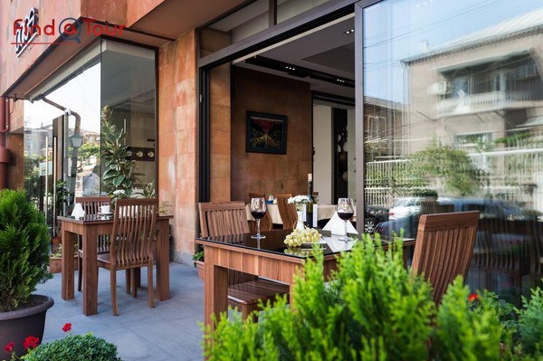 امکانات فضای باز هتل باس بوتیک ارمنستان