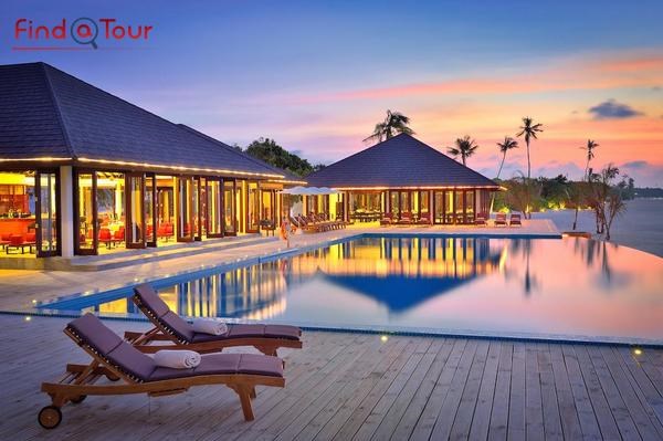 استخر روباز هتل اتمسفر کانیفوشی مالدیو