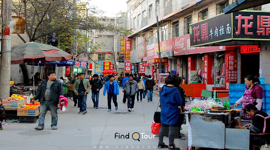 قدم زدن در پیاده‌روها و کوچه‌های چین