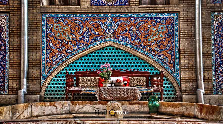 خانه قدیمی با حوزه و فرش ایرانی در تهران